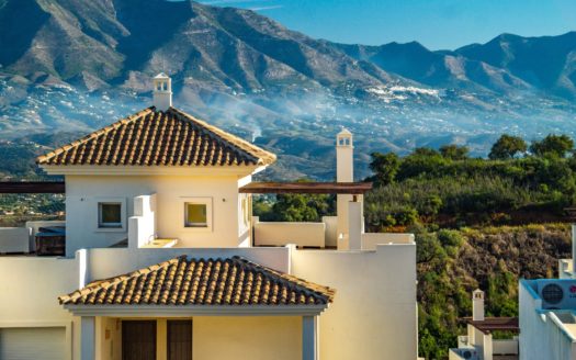 Apartment With Mountain Views Marbella