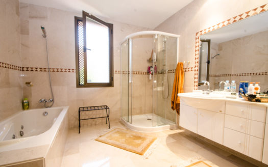 Sea View Villa with Private Pool For Sale Marbella