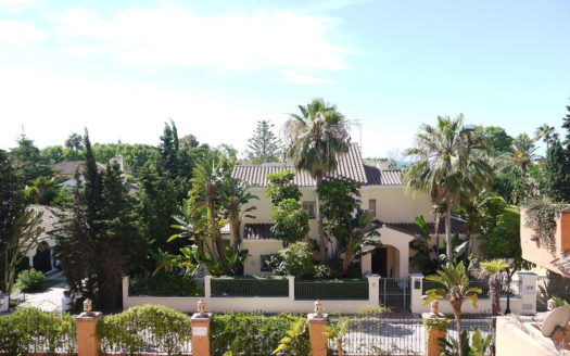 Beachside Apartment For Sale Marbella
