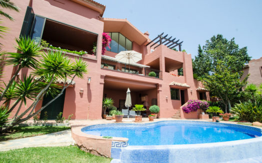 Sea View Villa with Private Pool For Sale Marbella