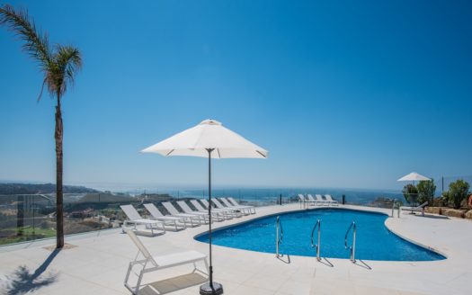 2 Bedroom Apartment with Sea Views Marbella