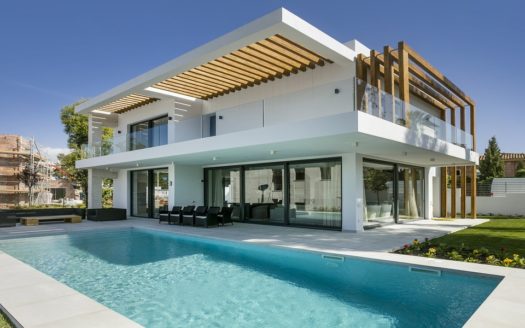 New Villas Under Construction in Atalaya, Estepona