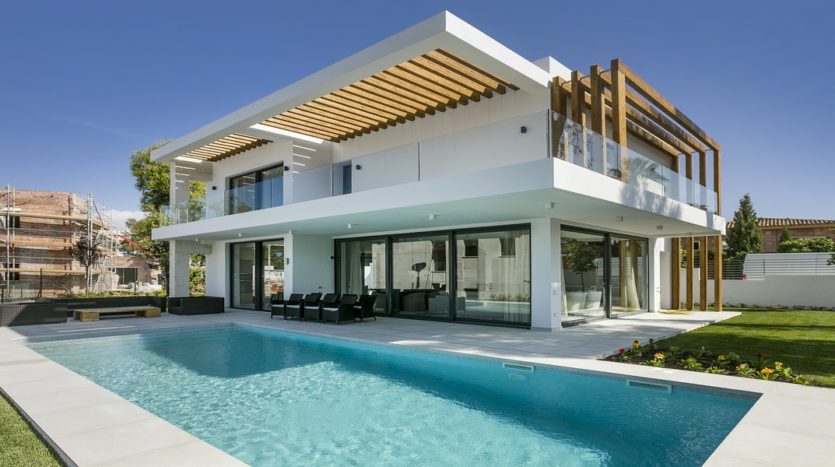 New Villas Under Construction in Atalaya, Estepona