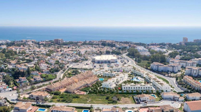 Contemporary townhouses in the heart of Calahonda, Mijas Costa