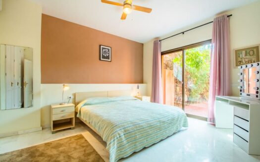 Garden Level Apartment in La Mairena Marbella